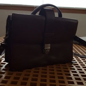 Brown leather crossbody bag